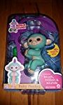 Fingerlings Baby Monkey – Zoe – Turquoise (Includes Bonus Stand)